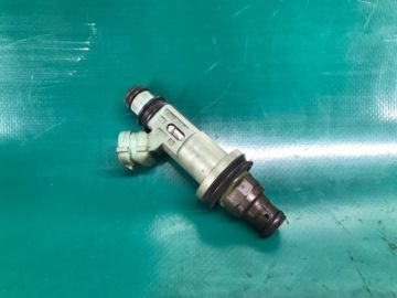 Форсунка паливна LEXUS IS300 99-05