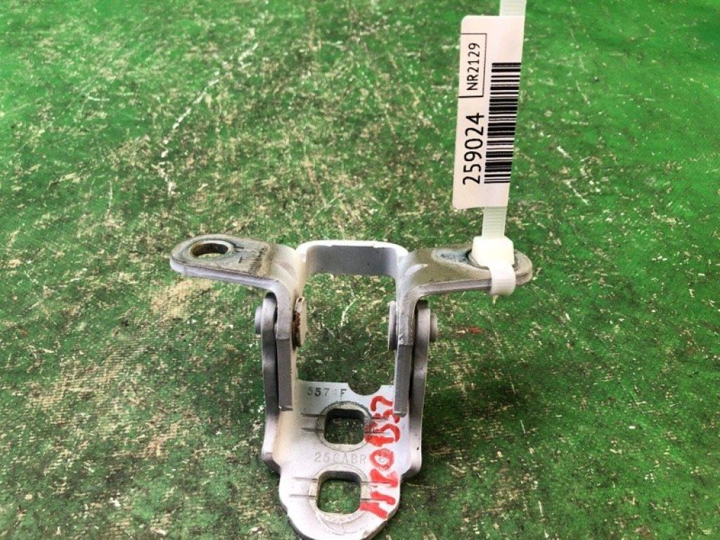 5074256AB | Петля двери верхняя передн. прав. JEEP COMPASS 06-16 - Фото 2