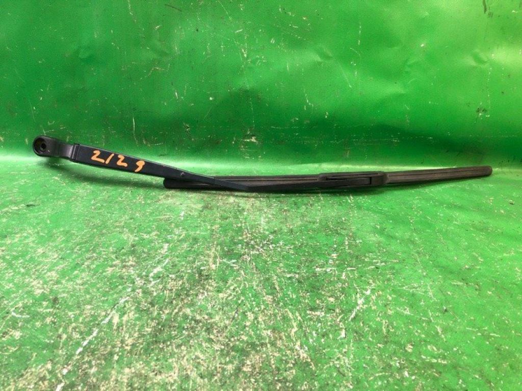 68002027AA | Повідець склоочисника передній прав. JEEP COMPASS 06-16