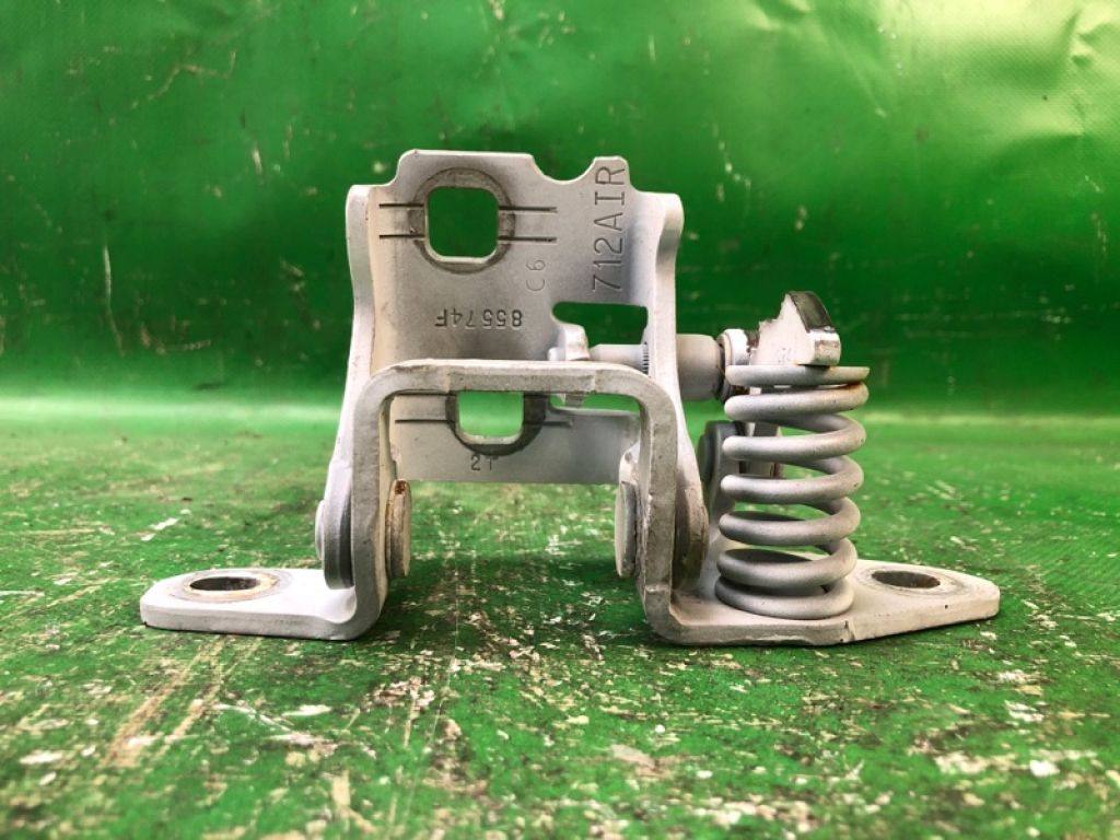 5115712AI | Петля двери нижняя передн. прав. JEEP COMPASS 06-16