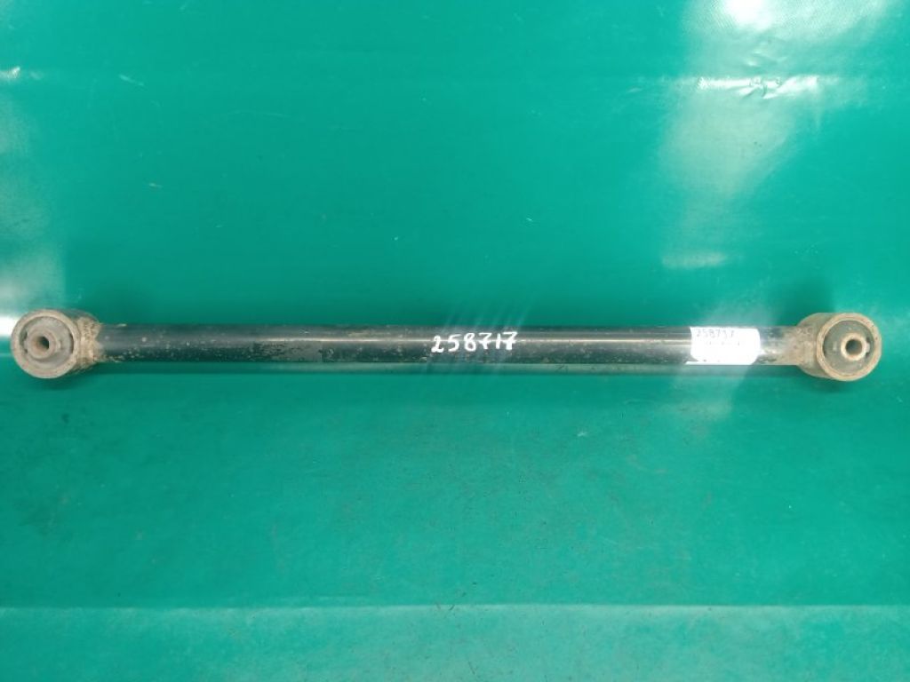 48720-35061 | Рычаг задней подвески продольный прав. TOYOTA LAND CRUISER PRADO 150 09-17