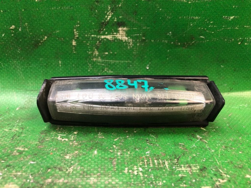 81271-30290 | Підсвічування номера LEXUS ES300 ES330 01-06