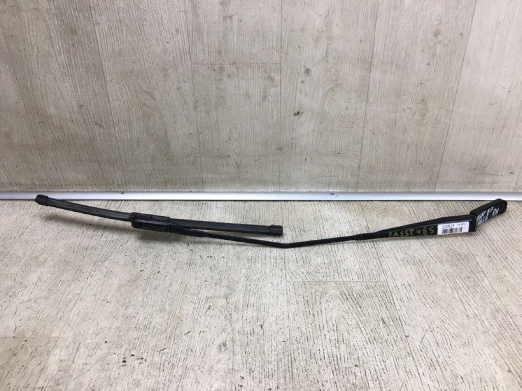 561 955 410 B | Поводок стеклоочистителя передний прав. VOLKSWAGEN PASSAT B7 11-15