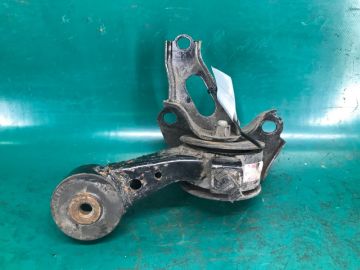 Подушка двигателя верхняя прав. TOYOTA SOLARA 03-09