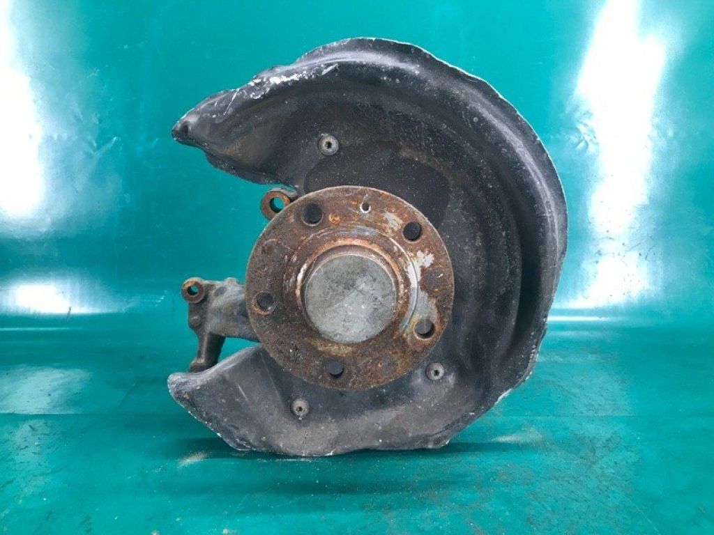 5C0 505 435 B | Цапфа лев. VOLKSWAGEN JETTA USA 10-17