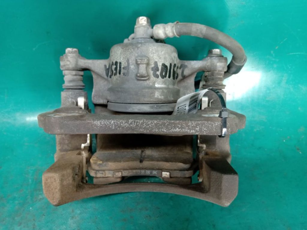 BE8Z-2B120-AA | Суппорт тормозной передн. прав. FORD FIESTA 08-17 - Фото 3