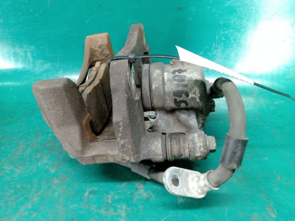 BE8Z-2B120-AA | Суппорт тормозной передн. прав. FORD FIESTA 08-17 - Фото 7