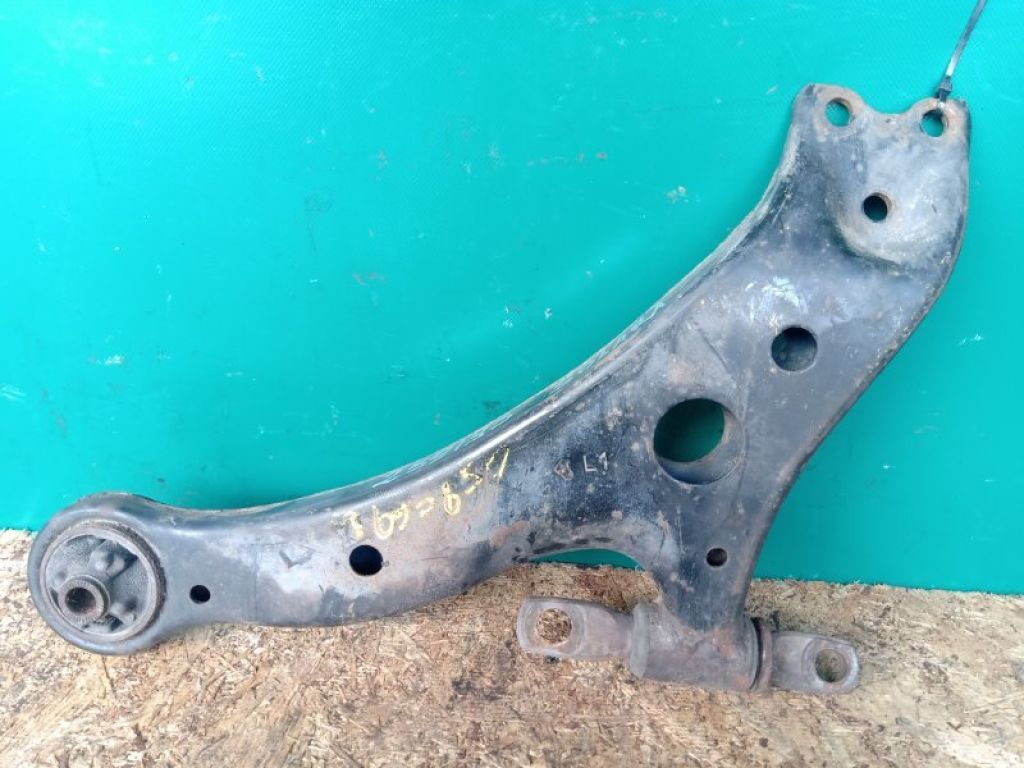 48069-06100 | Важіль передньої підвіски нижній лів. TOYOTA SOLARA 03-09