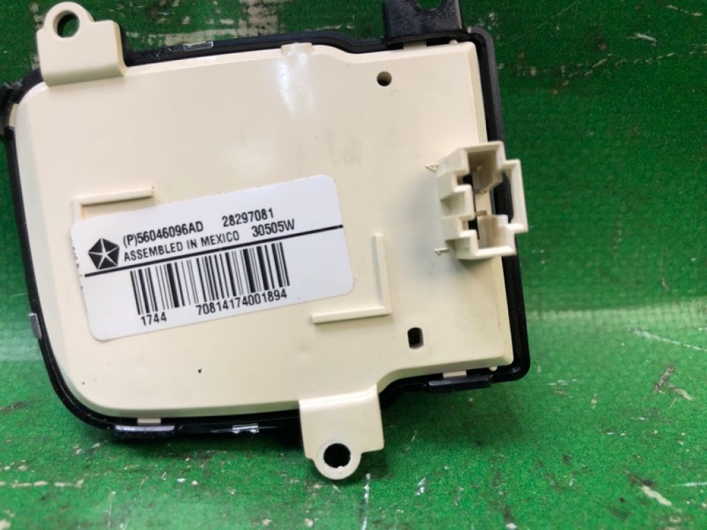 56046096AD | Кнопки руля лів. JEEP COMPASS 06-16 - Фото 4