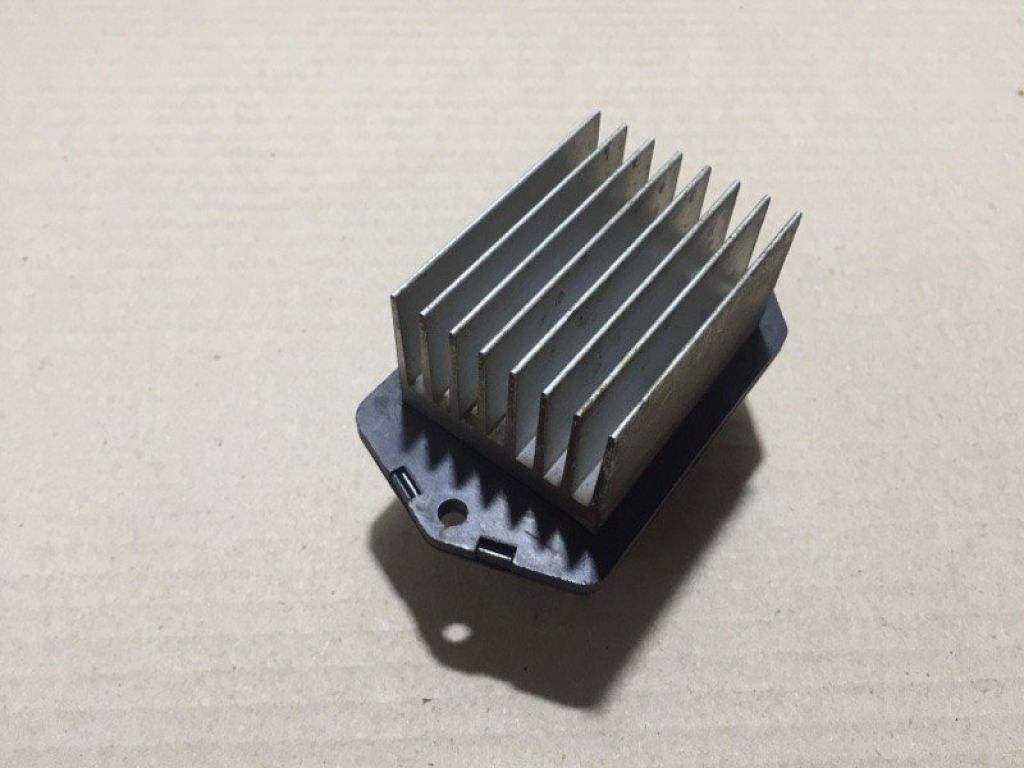 88750-60020 | Резистор печки задн. TOYOTA LAND CRUISER PRADO 120 02-09 - Фото 3