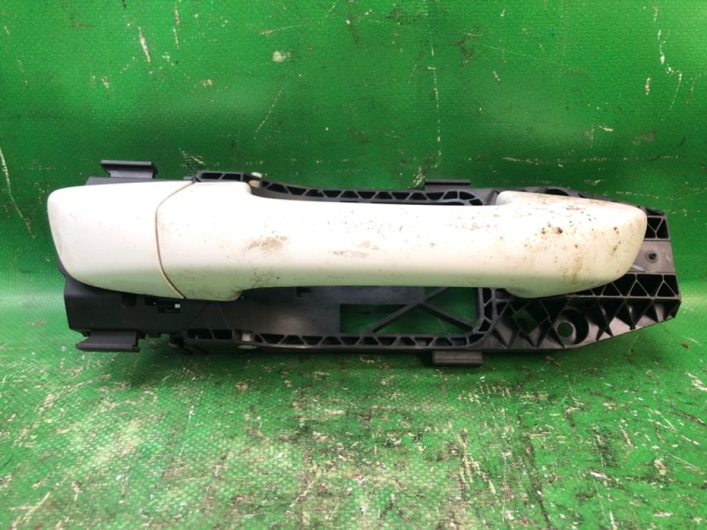 1K8 837 206 F | Ручка двері зовнішня передн. прав. VOLKSWAGEN PASSAT B7 11-15