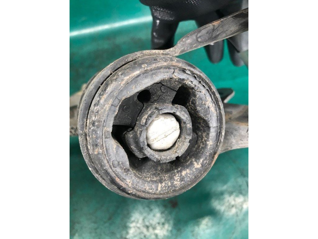 BV6Z-3079-G | Рычаг передней подвески нижний лев. FORD FOCUS 10-18 - Фото 5