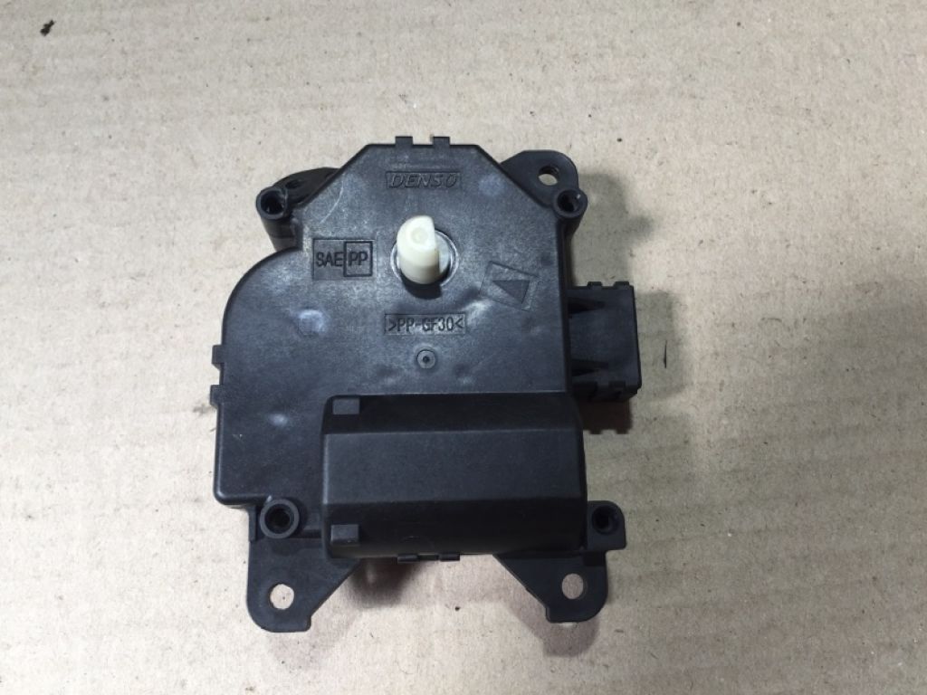 TD14-61-A70 | Моторчик заслонки печки задн. MAZDA CX-9 06-16