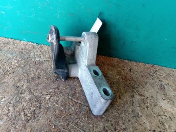 Кронштейн двигателя LEXUS RX300/330/350/400 03-09 Кронштейн двигателя LEXUS RX300/330/350/400 03-09