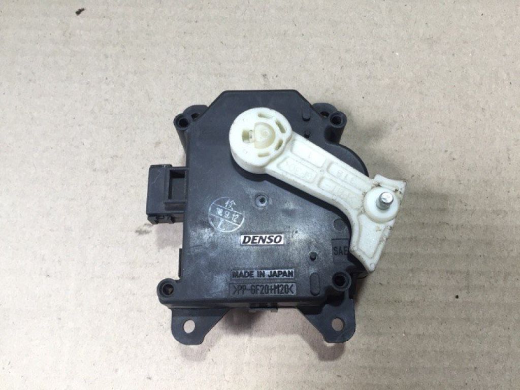 87106-07140 | Моторчик заслонки печки TOYOTA CAMRY 40 06-11