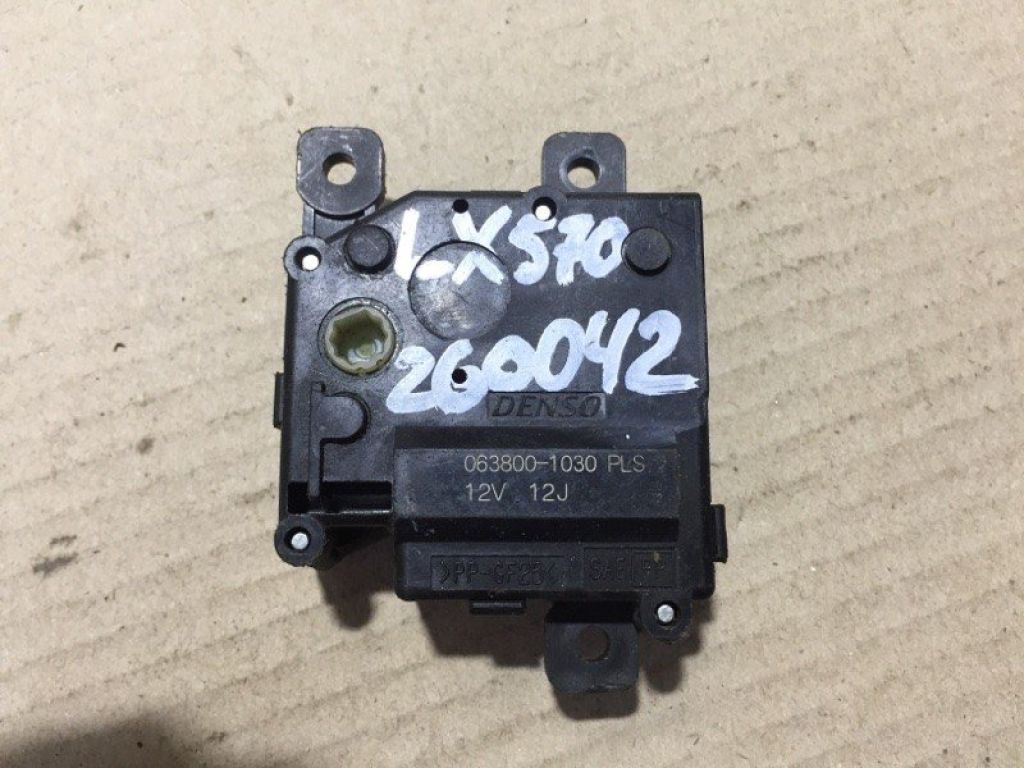 87106-50390 | Моторчик заслонки печки LEXUS LX570 07-15