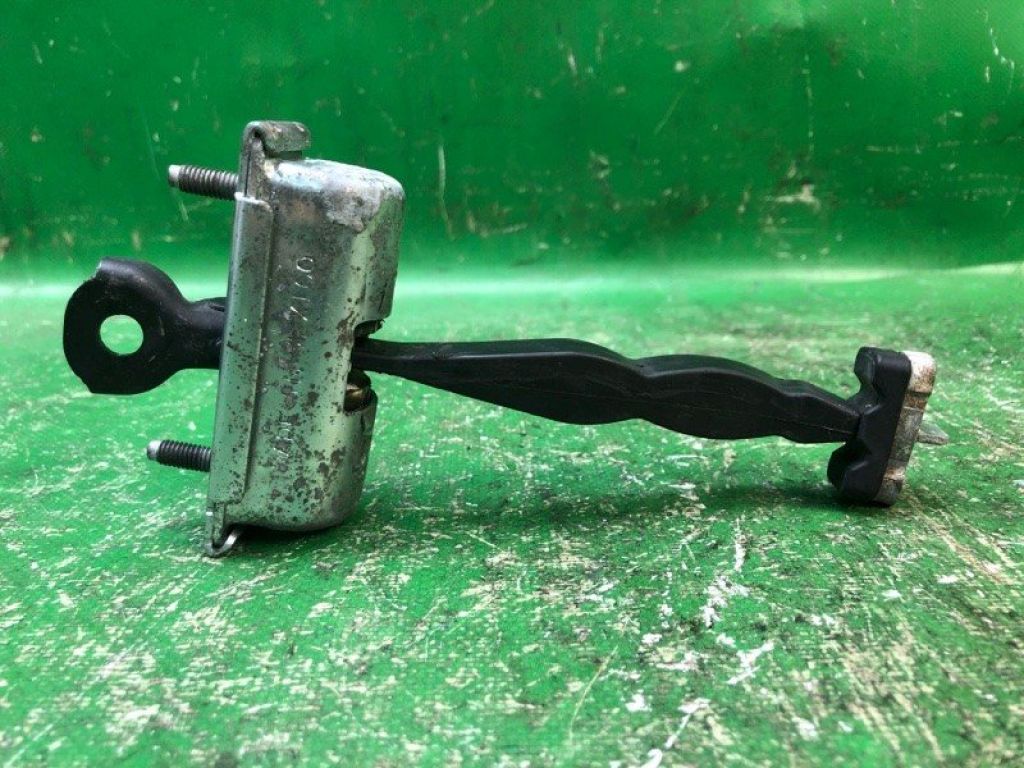 AT4Z-7823552-A | Ограничитель двери передн. прав. FORD EDGE 06-14