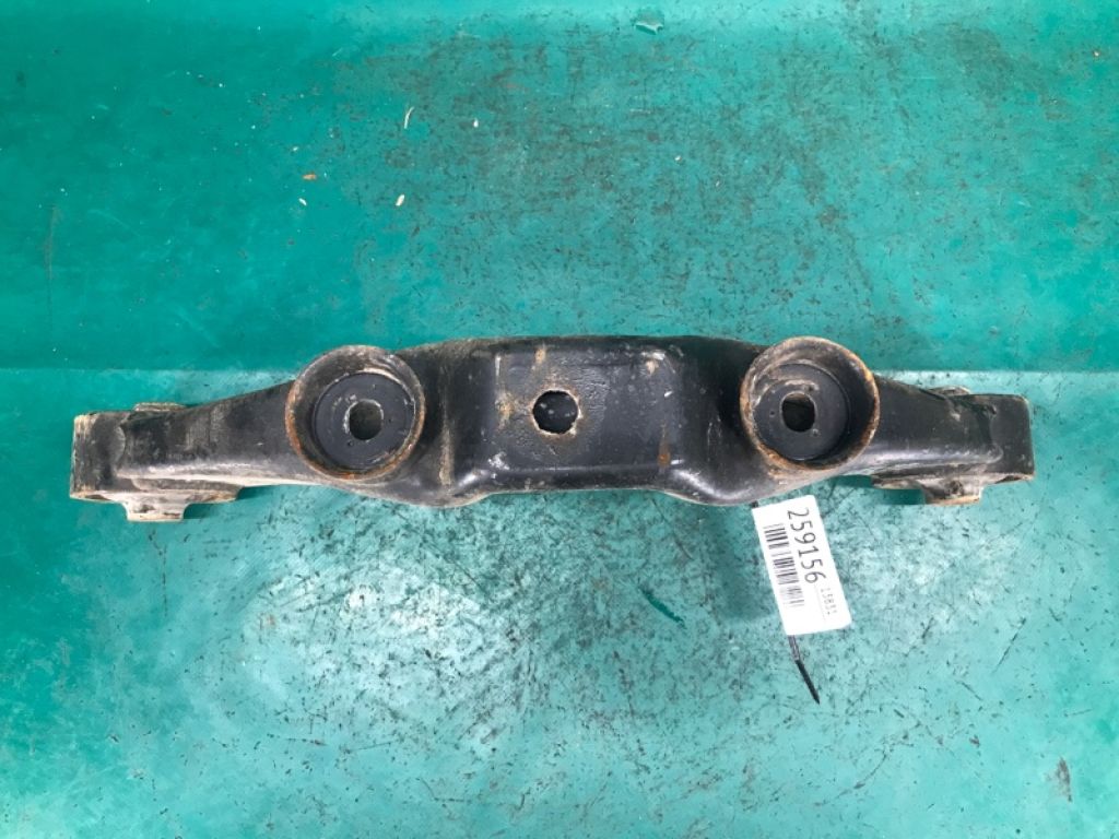 52380-0E010 | Кронштейн редуктора LEXUS RX300/330/350/400 03-09