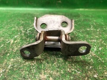Петля двери нижняя передн. лев. SUBARU FORESTER SG 02-07