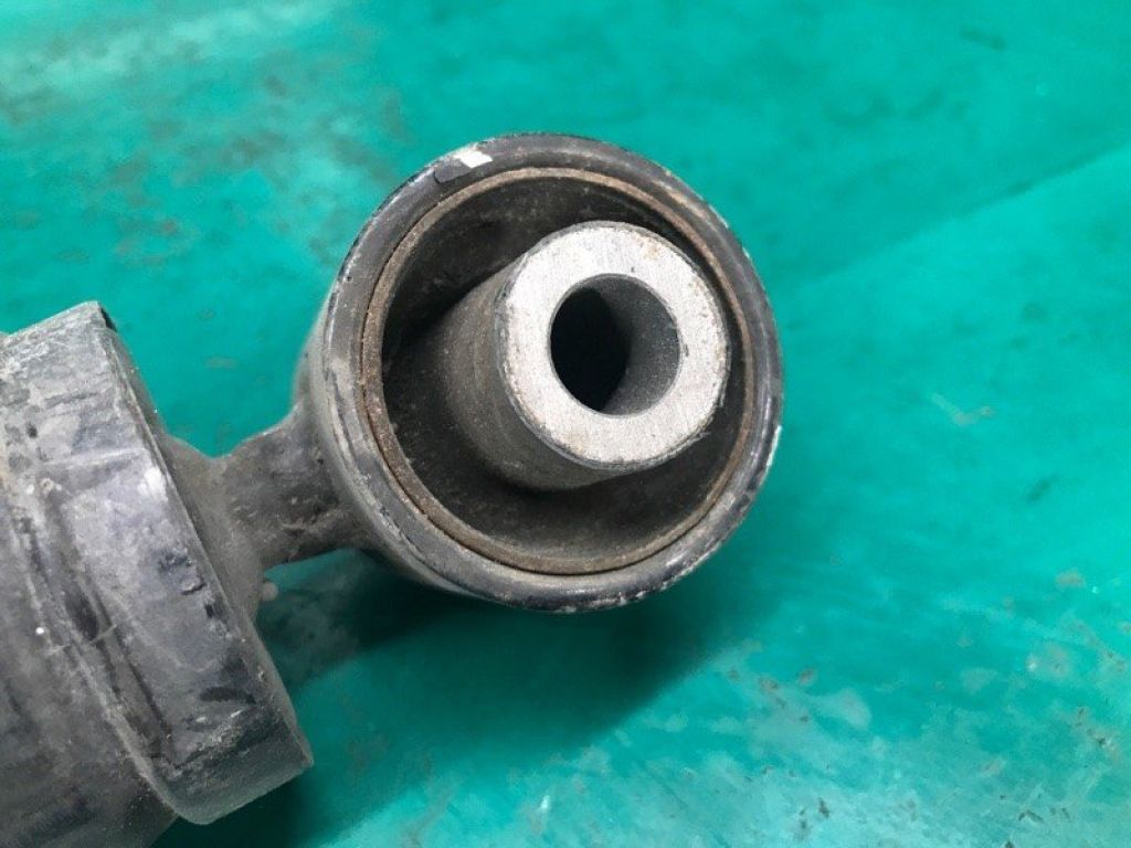 E6210-JM01A | Амортизатор задн. NISSAN ROGUE 08-15 - Фото 5