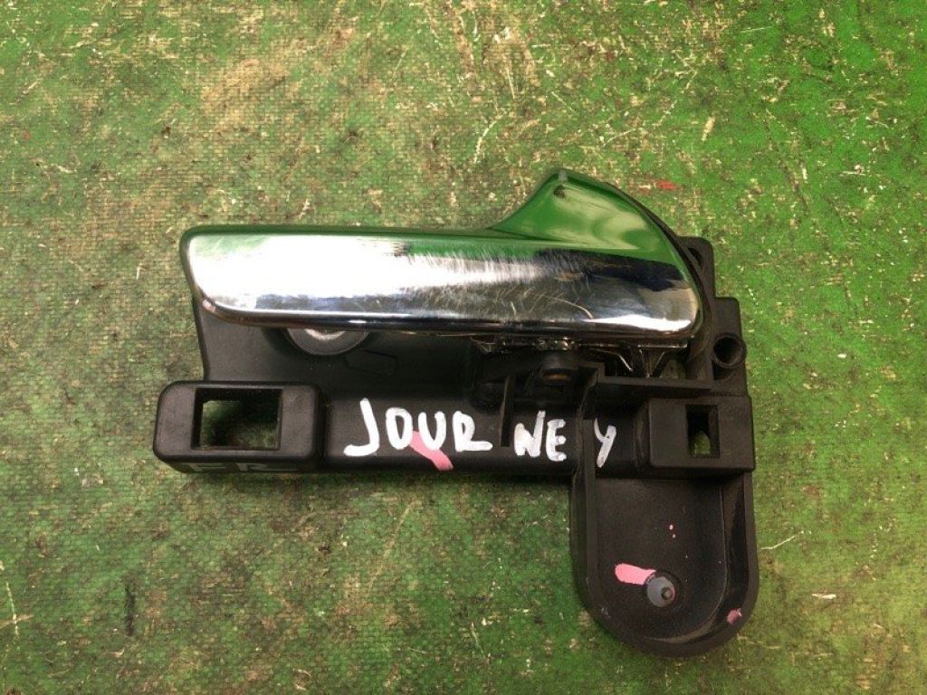 68103386AA | Ручка дверей внутрішня передн. прав. DODGE JOURNEY 08-20