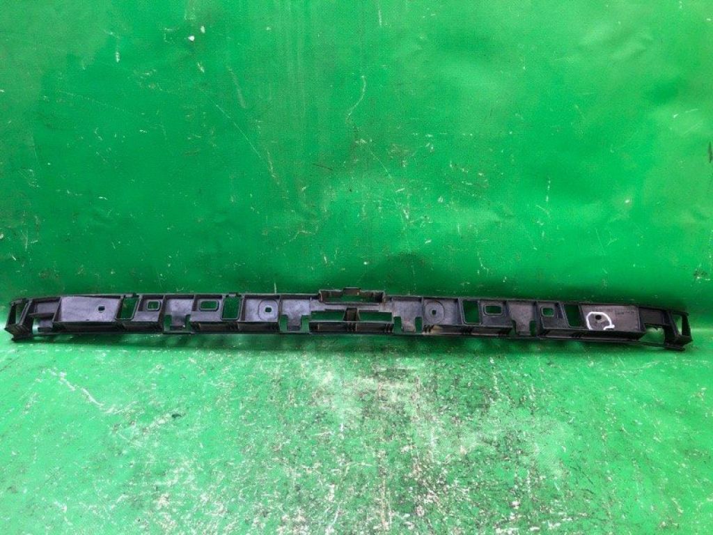 5C6807863 | Кронштейн заднего бампера VOLKSWAGEN JETTA USA 10-17