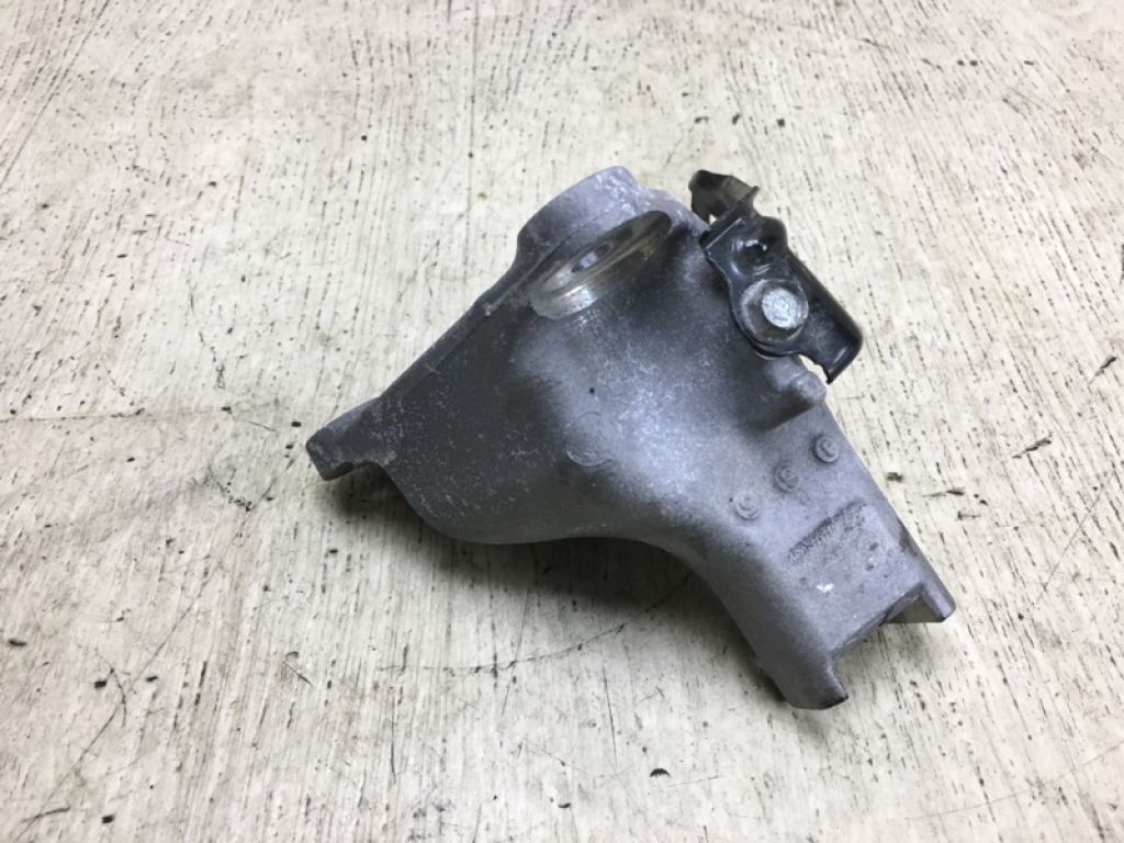 50630-TA1-A00 | Кронштейн двигуна ACURA TLX 14-17 - Фото 2