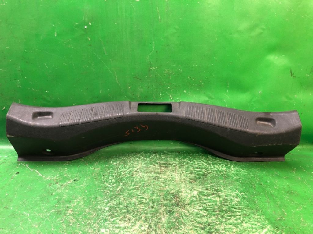 DS73F406A64 | Накладка на порог багажника FORD FUSION 14-