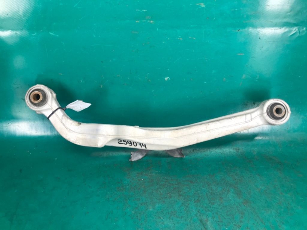 55121-JD00B | Рычаг задней подвески поперечный верхний лев. NISSAN ROGUE 08-15