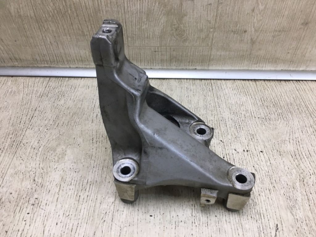 50610-TK8-A00 | Кронштейн двигателя HONDA ODYSSEY 11-17