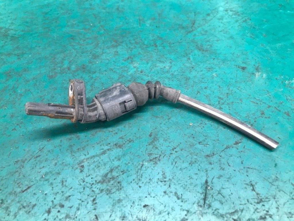 WHT 003 857 | Датчик ABS передн. лів. VOLKSWAGEN JETTA USA 10-17