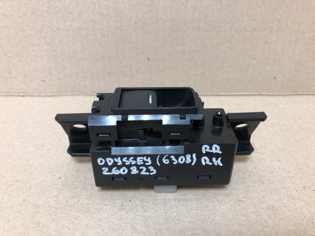 35770-TK8-A11 | Кнопка склопідіймача задн. прав. HONDA ODYSSEY 11-17