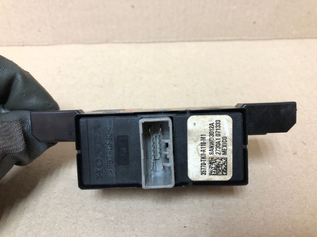 35770-TK8-A11 | Кнопка склопідіймача задн. прав. HONDA ODYSSEY 11-17 - Фото 4