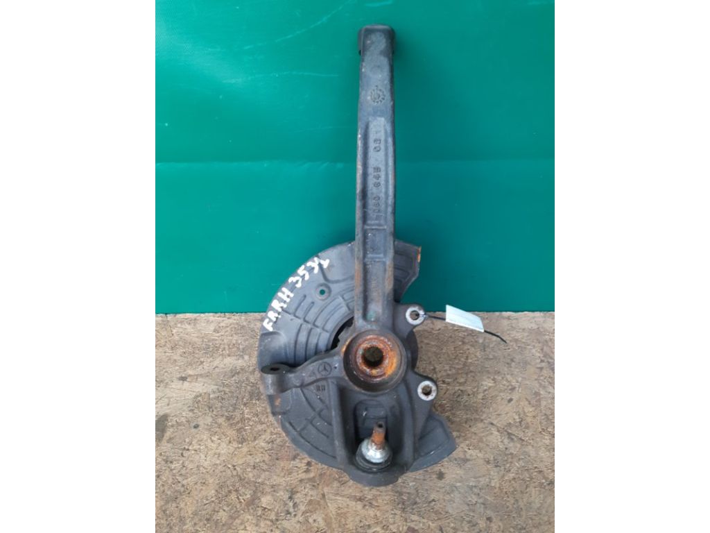 A 251 330 14 20 | Кулак поворотный прав. MERCEDES R-CLASS W251 05-13