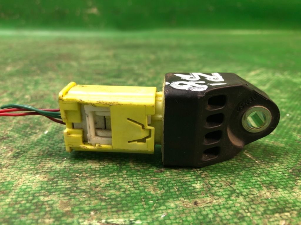 89831-0R010 | Датчик удару задн. прав. TOYOTA CAMRY 50 12-15