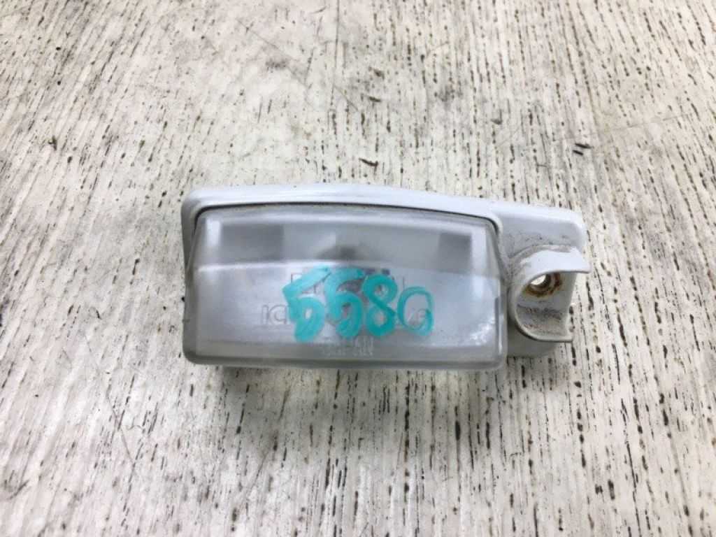 26510-CR900 | Подсветка номера NISSAN SENTRA (B16) 06–12