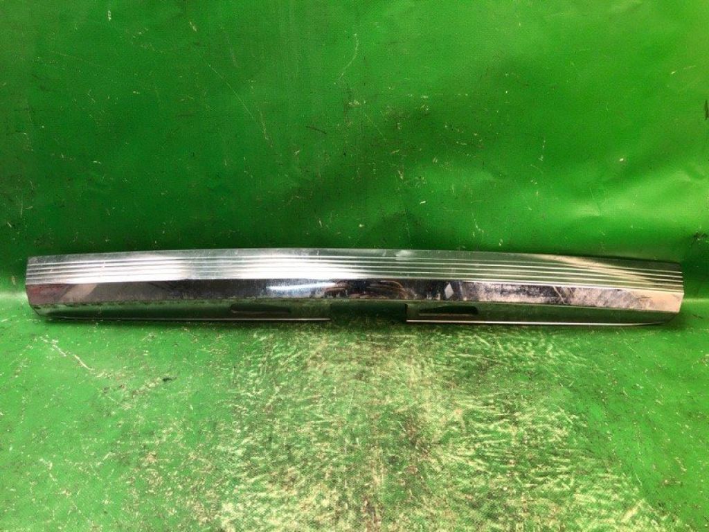 74890-TK8-A01ZA | Панель подсветки номера задн. HONDA ODYSSEY 11-17