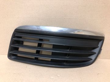 Решетка переднего бампера лев. VOLKSWAGEN JETTA 05-10