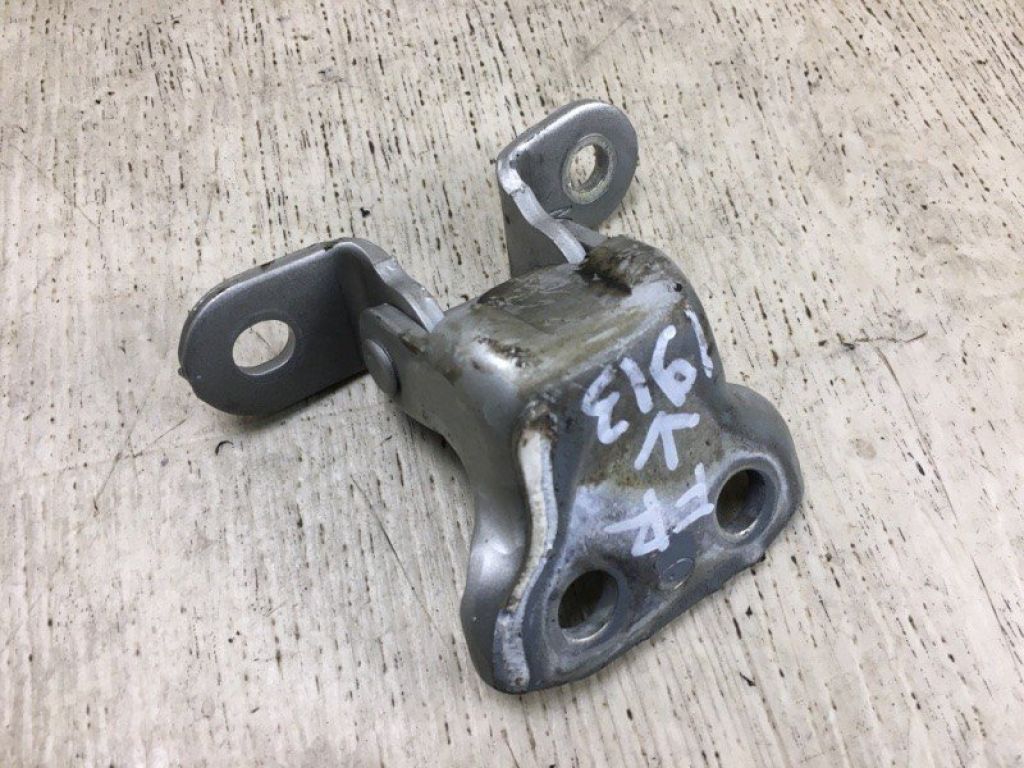 68730-AC010 | Петля двери нижняя передн. прав. TOYOTA CAMRY 30 02-06