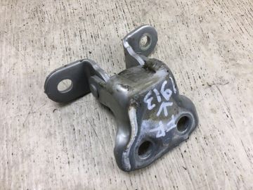 Петля двери нижняя передн. прав. TOYOTA CAMRY 30 02-06