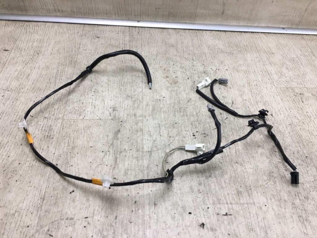 82161AA300 | Проводка крышки багажника TOYOTA CAMRY 30 02-06
