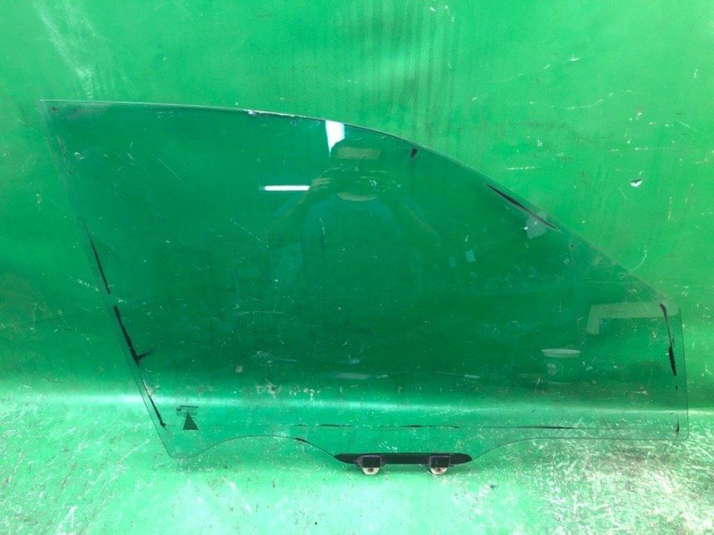 73300-S3V-305 | Стекло двери передн. прав. ACURA MDX (YD1) 00-06