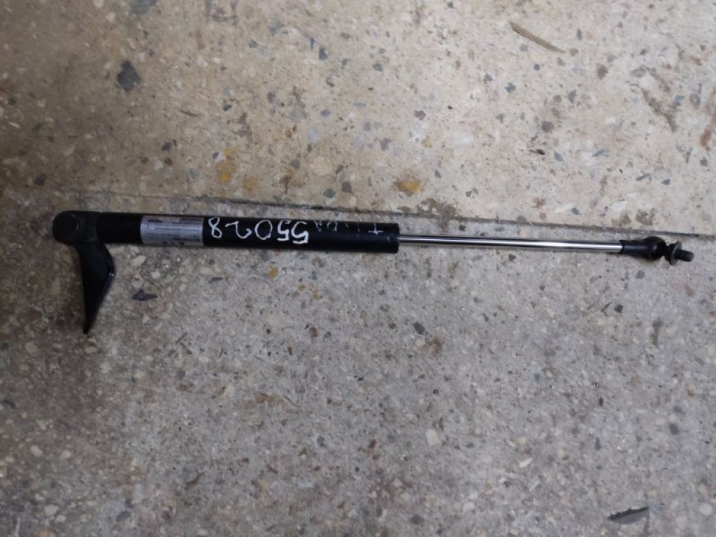 90451-EL00A | Амортизатор кришки багажника лів. NISSAN TIIDA/VERSA C11 04-11