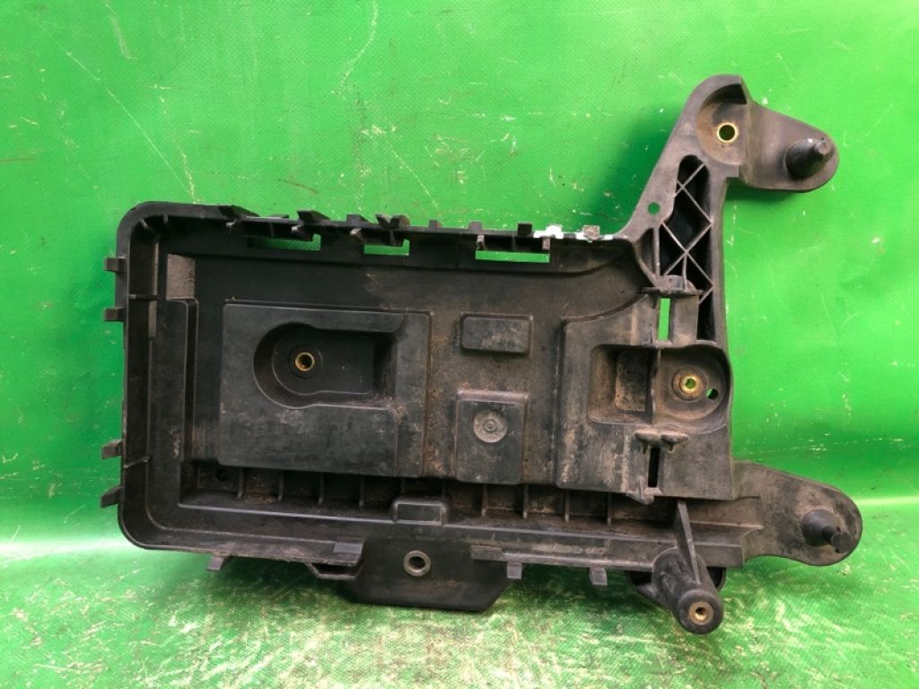 1K0915325B | Полиця акумулятора VOLKSWAGEN PASSAT B7 11-15