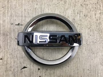Эмблема передн. NISSAN NV200 USA 13-