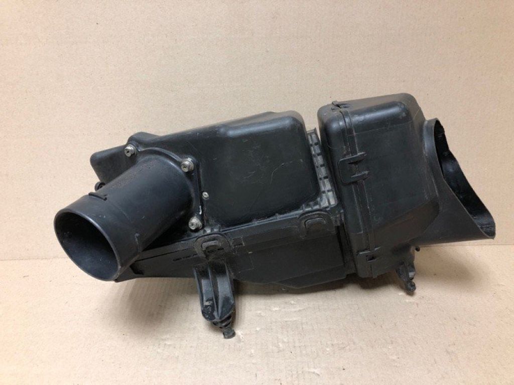 16500-8J010 | Корпус воздушного фильтра NISSAN ALTIMA L31 01-06