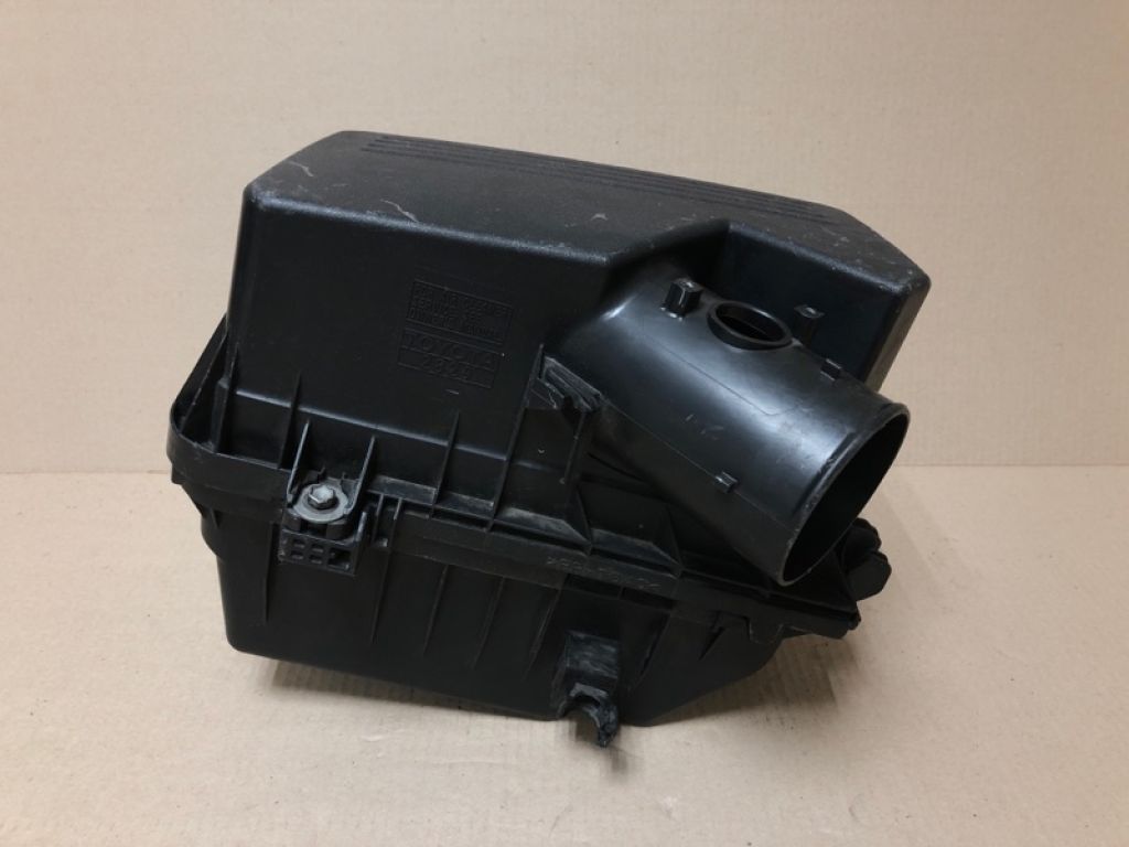 17700-28290 | Корпус воздушного фильтра TOYOTA CAMRY 40 06-11