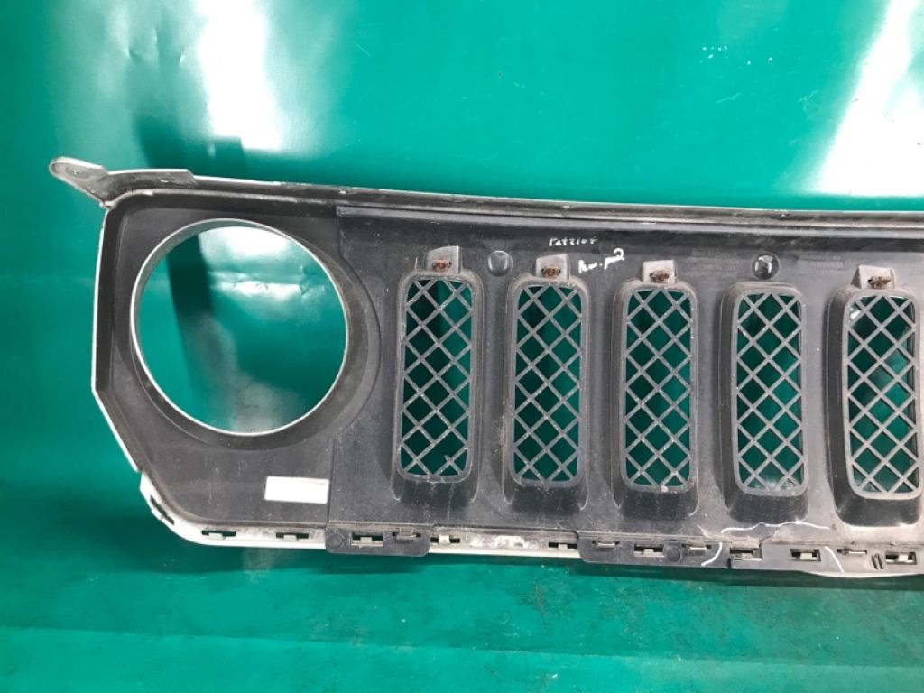 68091526AA | Решітка радіатора JEEP PATRIOT 10-17 - Фото 9