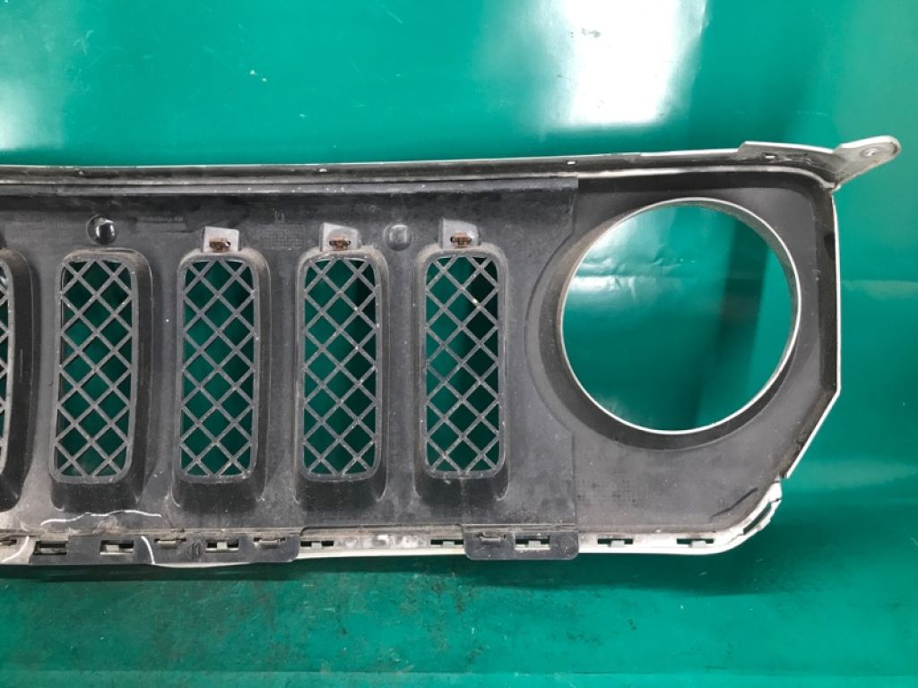 68091526AA | Решітка радіатора JEEP PATRIOT 10-17 - Фото 10