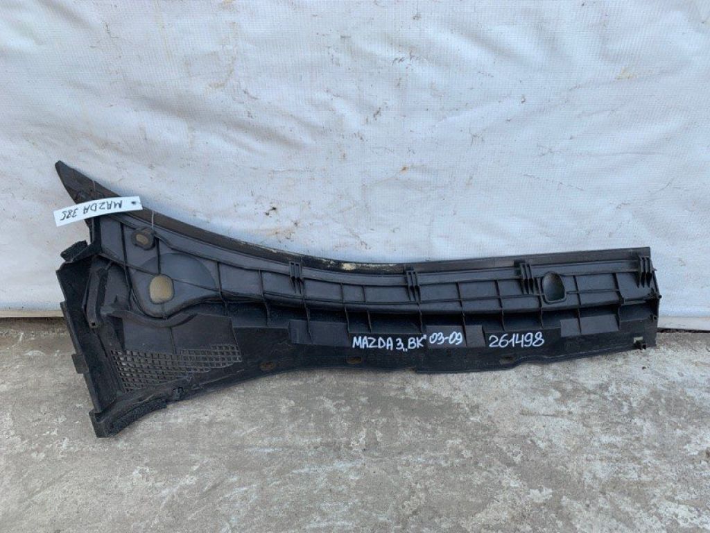 BN8V-50-7S0F | Пластик под лобовое стекло / Жабо лев. MAZDA 3 BK 03-08 - Фото 4